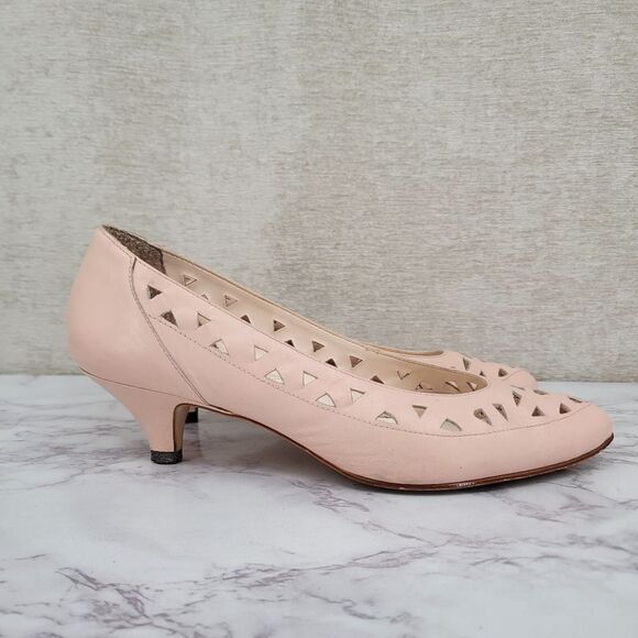 Ipanema Vintage Kitten Heels Light Pastel Pink Laser Cut Leather Women's Sz 8.5 - Picture 1 of 15